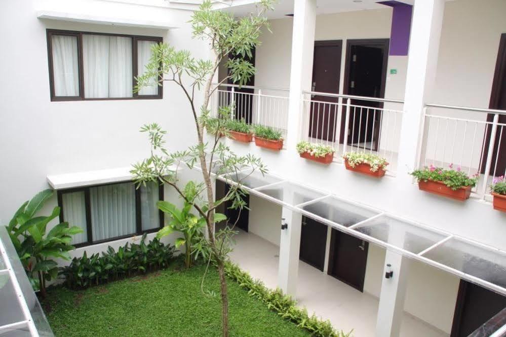 Hotel Anggrek Gandasari Bandung Exterior photo